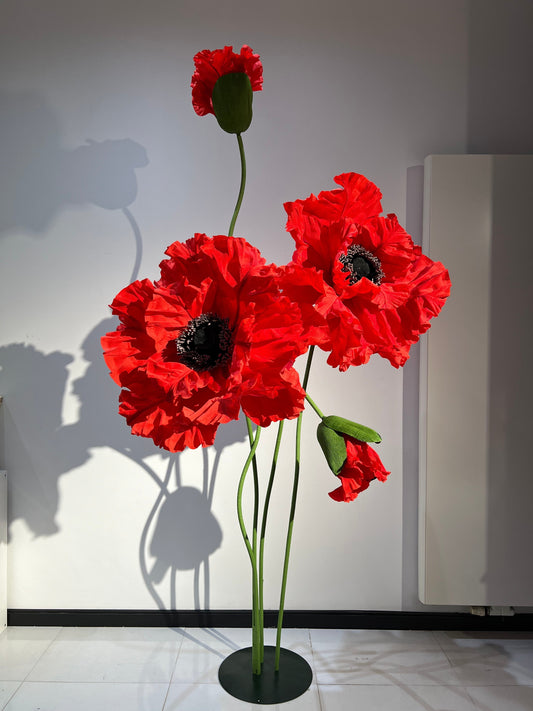 Betoverende rode papieren bloemen