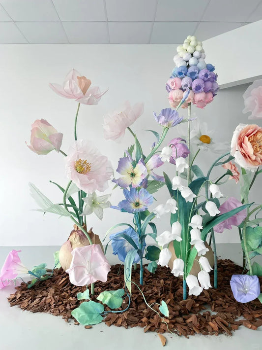 Vrijstaande gigantische papieren organza bloemenset - roze en paars, handgemaakte bruilofts-/evenementdecoratie